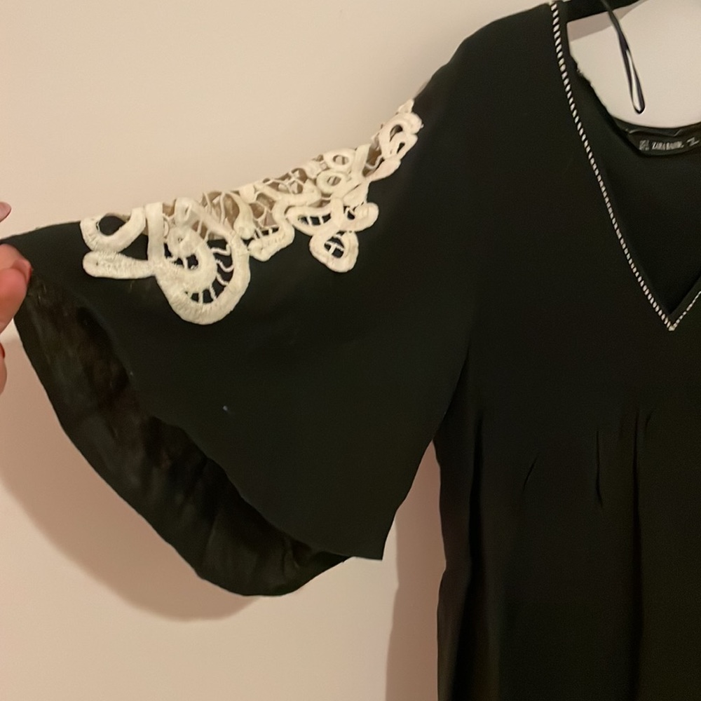 ☀️SOLD☀️ Zara blouse with lace detailing - Picture 2 of 3